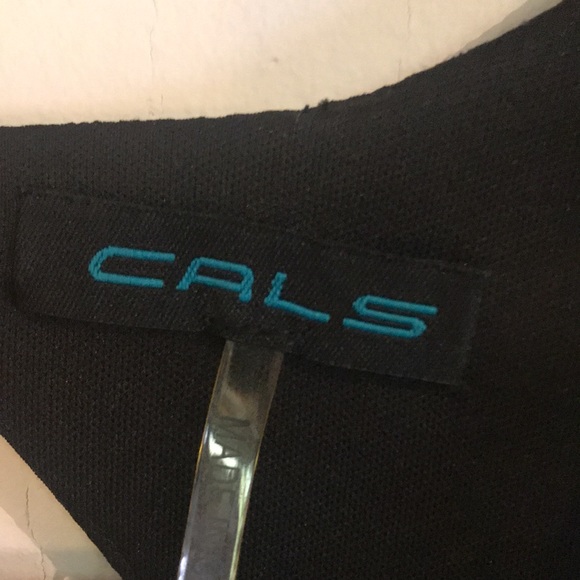 Short mini skirt look 60’s dream outfit! Graphic, classy and elegant and cool. - Picture 12 of 17